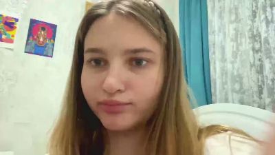 CleoraZelkin live cam on Cam4