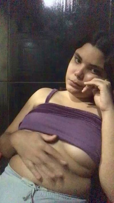Cliaclaraa live cam on Cam4