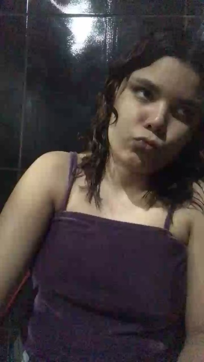 Cliaclaraa live cam on Cam4