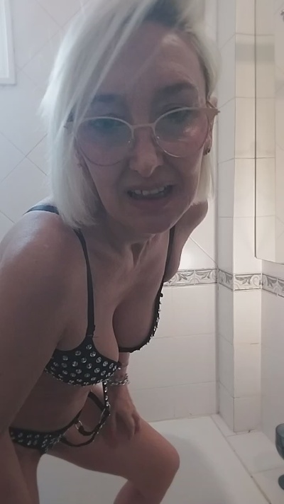 Cloe69 live cam on Cam4