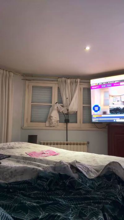 Clohe live cam on Cam4