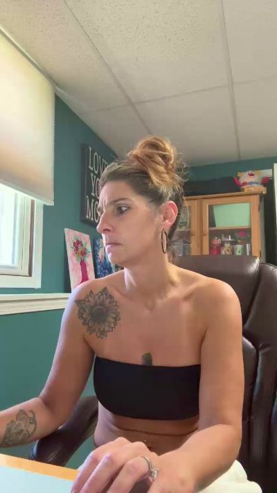 Clove live cam on Cam4