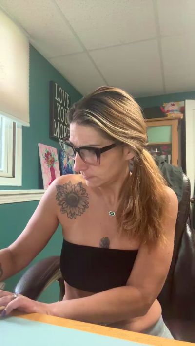 Clove live cam on Cam4
