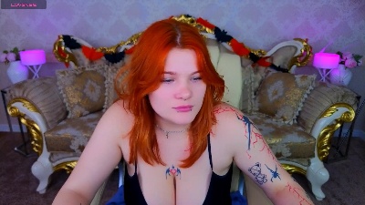 ClumsyNana live cam on Cam4