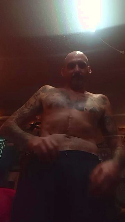 ClydeCan409 live cam on Cam4