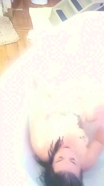 ClydeCan409 live cam on Cam4