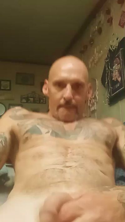ClydeCan409 live cam on Cam4