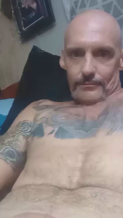 ClydeCan409 live cam on Cam4