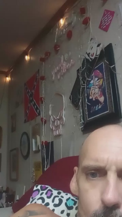 ClydeCan409 live cam on Cam4