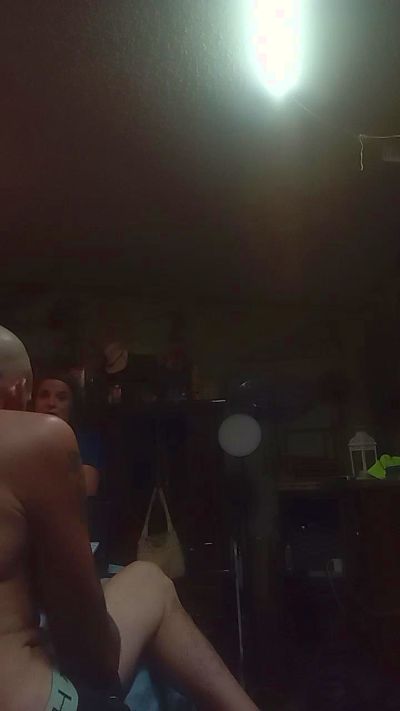 ClydeCan409 live cam on Cam4