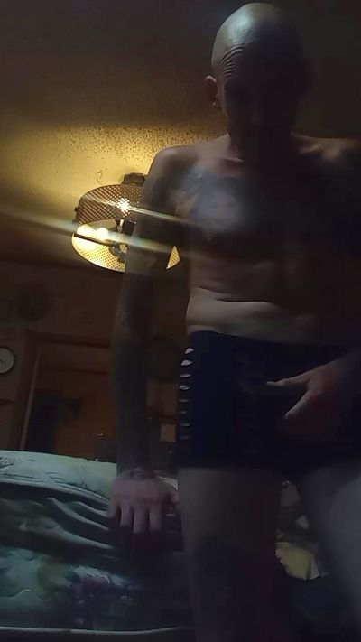 ClydeCan409 live cam on Cam4