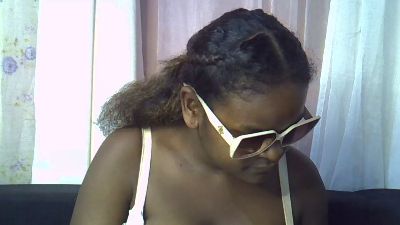 CocoLuxe2 live cam on Cam4