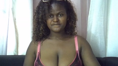 CocoLuxe2 live cam on Cam4