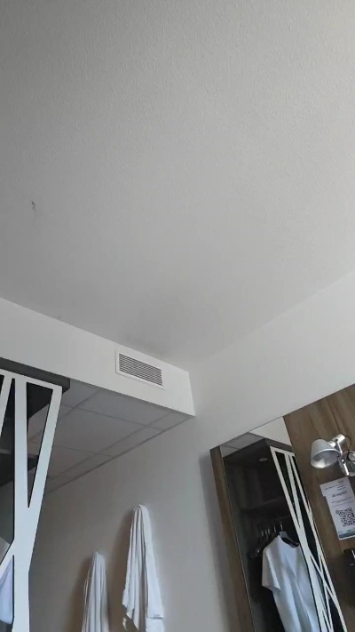 CocoReel74 live cam on Cam4