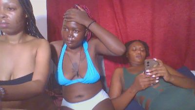 Coco_warden live cam on Cam4