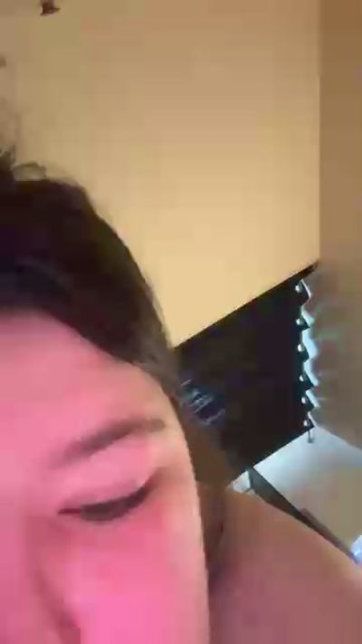 Coconut341 live cam on Cam4
