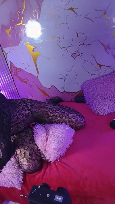Collins_Daph live cam on Cam4