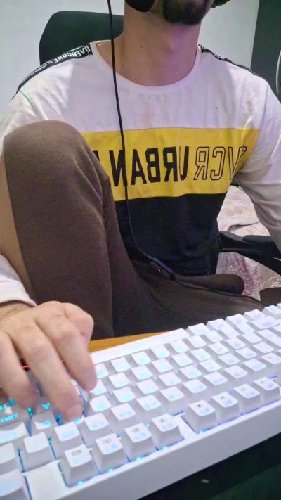 Comedorhard_gp live cam on Cam4