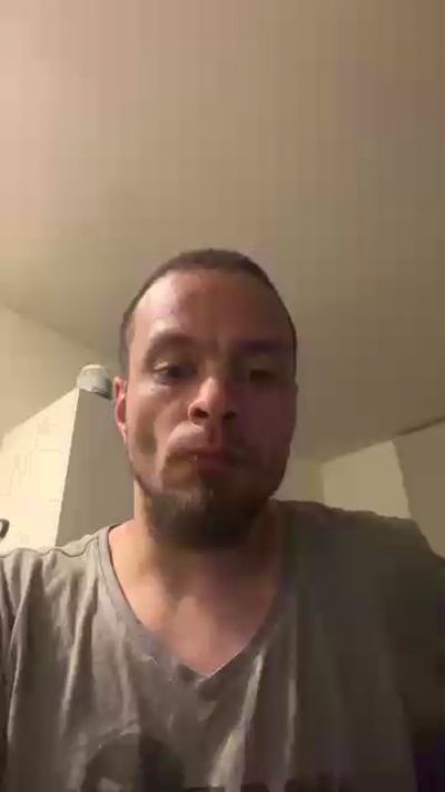 Commandant89 live cam on Cam4