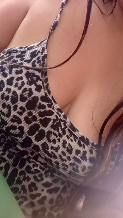 Cone2023 live cam on Cam4
