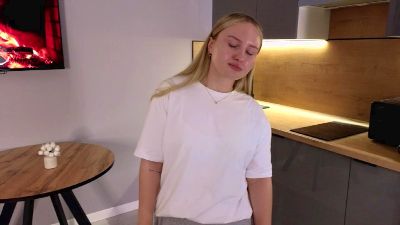 ConnieeHolt live cam on Cam4