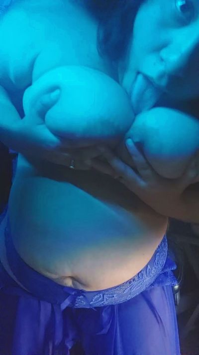 Cookiechan live cam on Cam4