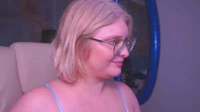 CoolTatiss live cam on Cam4