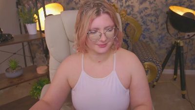 CoolTatiss live cam on Cam4