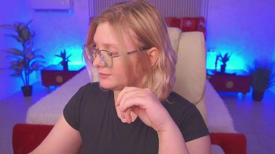 CoolTatiss live cam on Cam4