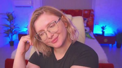 CoolTatiss live cam on Cam4