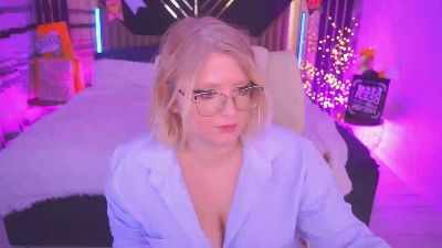 CoolTatiss live cam on Cam4