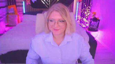 CoolTatiss live cam on Cam4