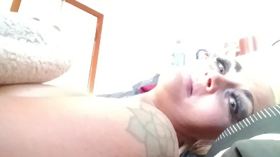 CoraLineStar1 live cam on Cam4