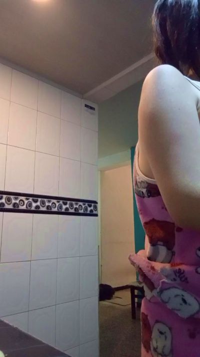 Coral_Mateo live cam on Cam4