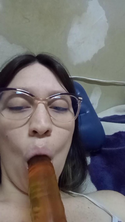 Coral_Mateo live cam on Cam4