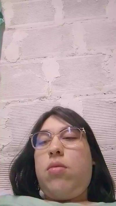 Coral_Mateo live cam on Cam4