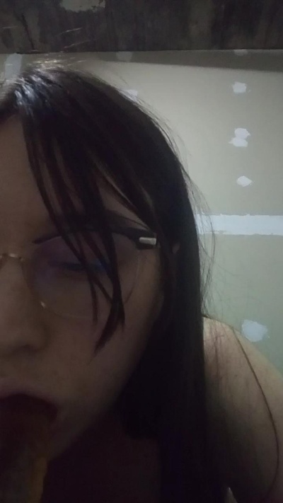 Coral_Mateo live cam on Cam4