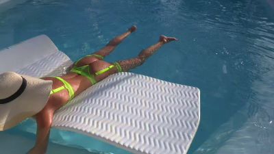 Coralatexdoll live cam on Cam4