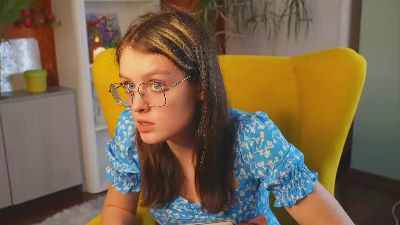 Profile and Statistics for CoralieShisila on Cam4