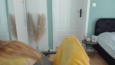 Coralie_Classy live cam on Cam4