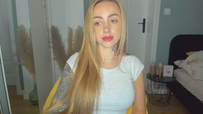 Coralie_Classy live cam on Cam4