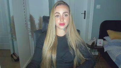 Coralie_Classy live cam on Cam4