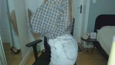 Coralie_Classy live cam on Cam4