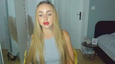 Coralie_Classy live cam on Cam4