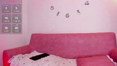 CoralineRed live cam on Cam4