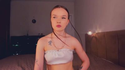 CoreenIp live cam on Cam4