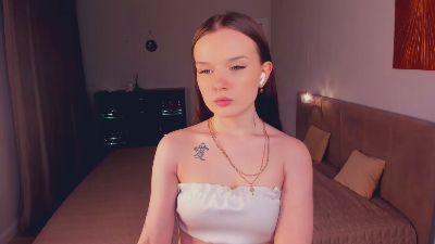 CoreenIp live cam on Cam4