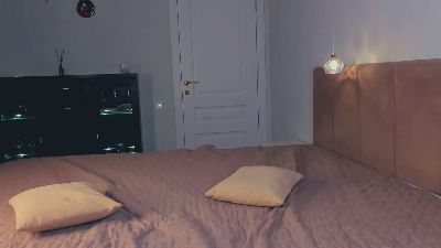 CoreenIp live cam on Cam4