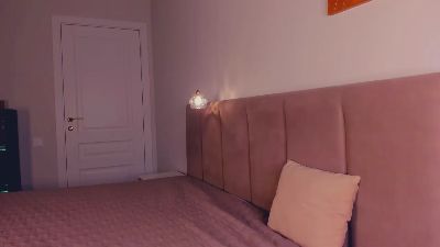 CoreenIp live cam on Cam4