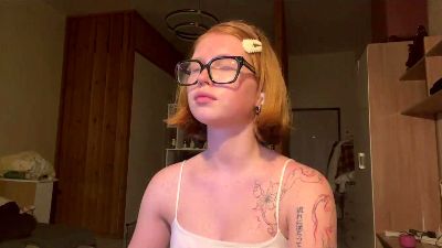 CorinnaRemian live cam on Cam4